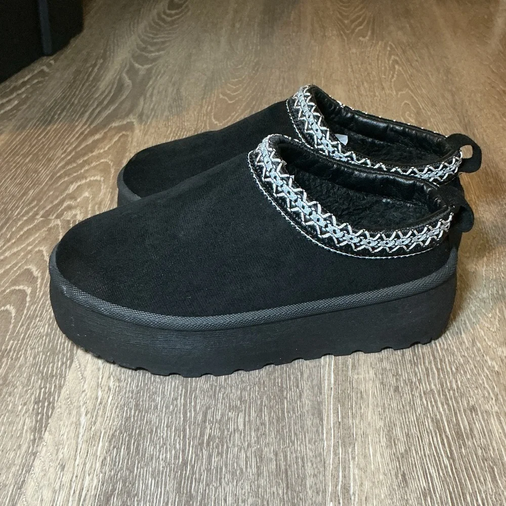 Olivia & Kate Black Slip-On Platform Shoes - Picture 1 of 4